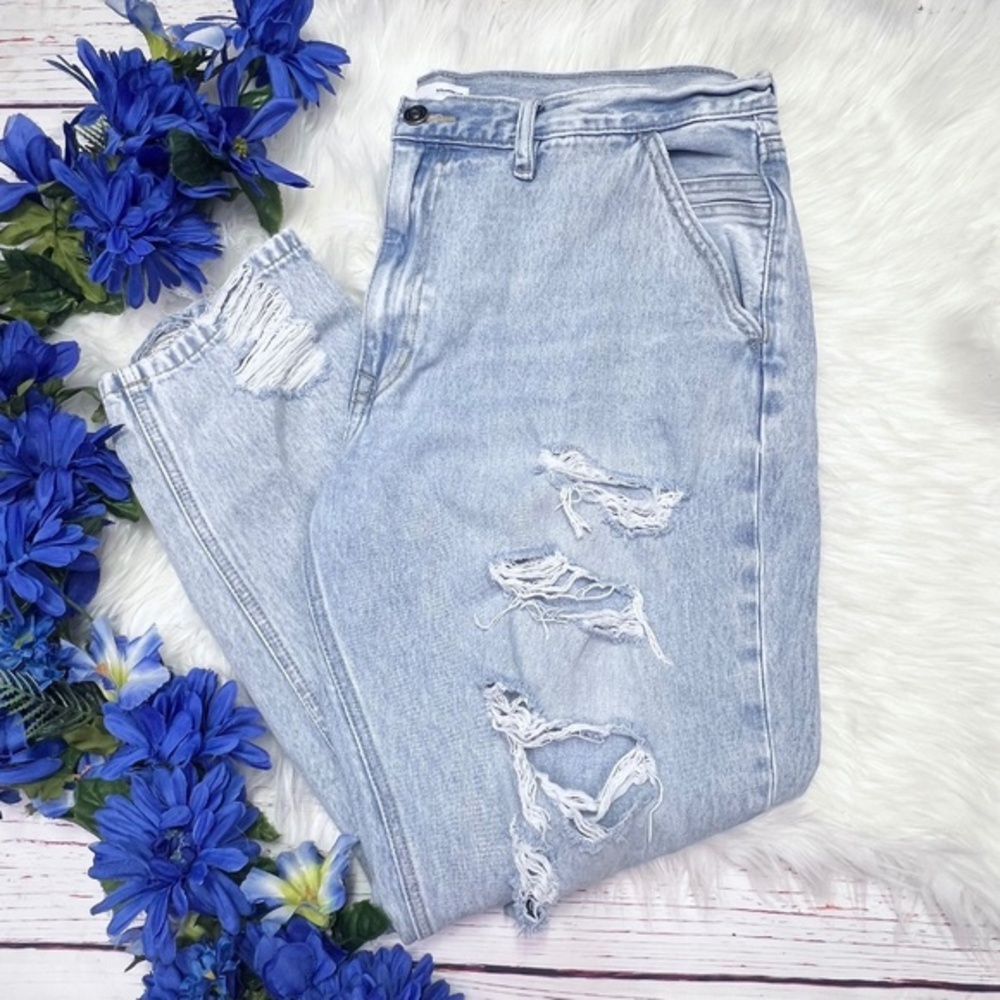 👖|•KANCAN•| Light Wash Distressed High Rise Straight Leg Jeans Size 32👖